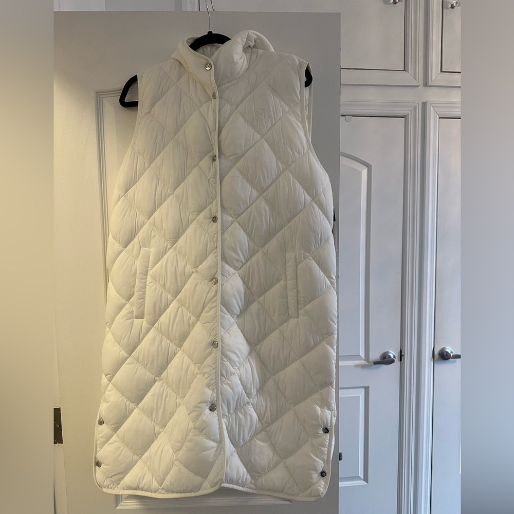 NWT Ralph Lauren White Puffer Vest with hood, size medium